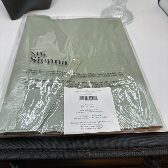 XO, SIENNA Tablet Case + Organizer NEW - Picture 10 of 10